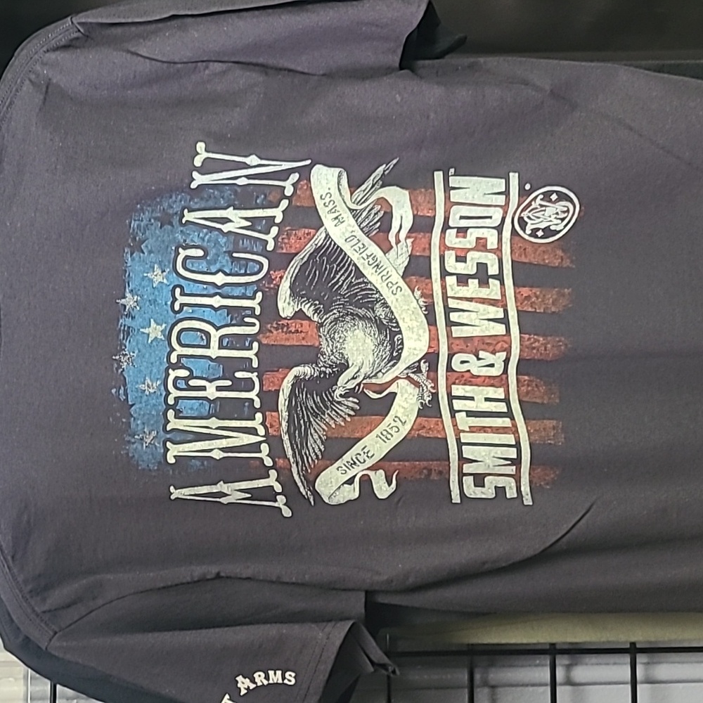 Mens Smith & Wesson t shirt
